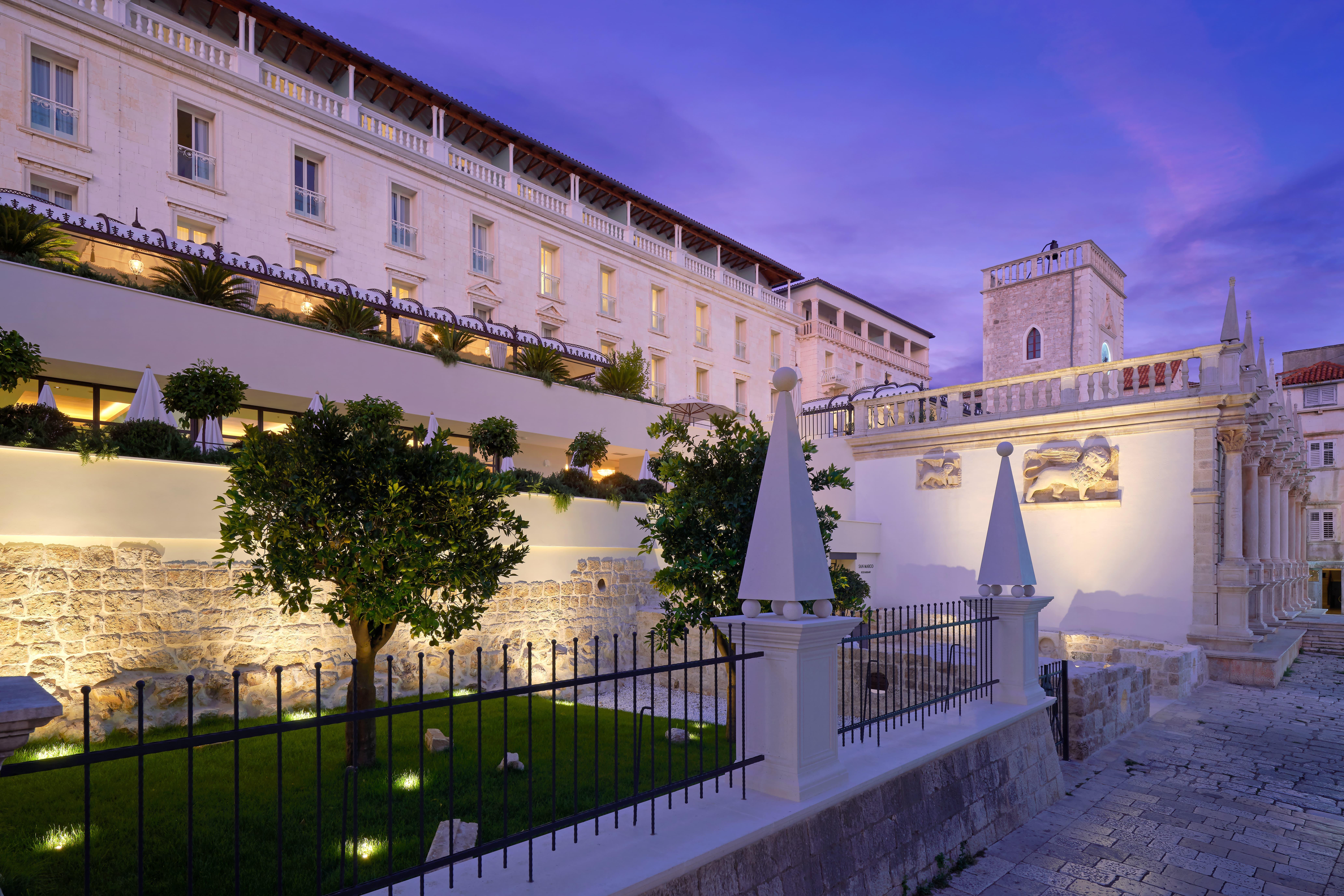 Palace Elisabeth, Hvar Heritage Hotel - The Leading Hotels Of The World ฮวาร์ ภายนอก รูปภาพ
